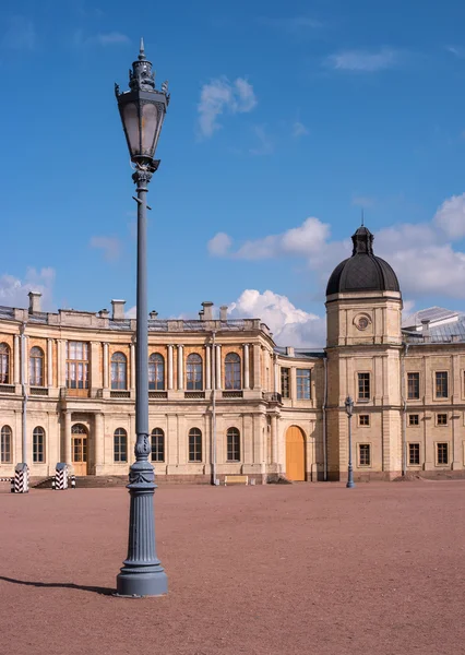 Gatchina Palace. Πλατεία του παλατιού και η κύρια είσοδος. — Φωτογραφία Αρχείου