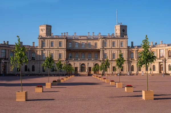 Gatchina Sarayı. Palace Meydanı'na ve ana giriş.