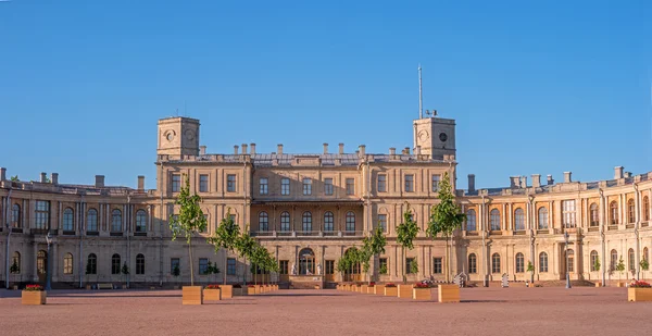 Gatchina Sarayı. Palace Meydanı'na ve ana giriş.