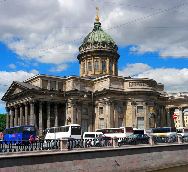 São Petersburgo, Rússia - 4 de junho de 2016: Catedral de Kazan. Localizado no Canal Griboyedov . — Fotografia de Stock