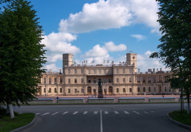 Gatchina Sarayı. Palace Meydanı'na ve ana giriş.