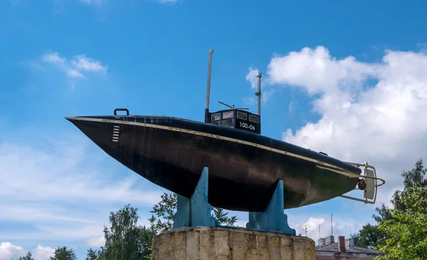 Gatchina, Rusia - 2 de junio de 2016: Monumento al primer submarino ruso . — Foto de Stock