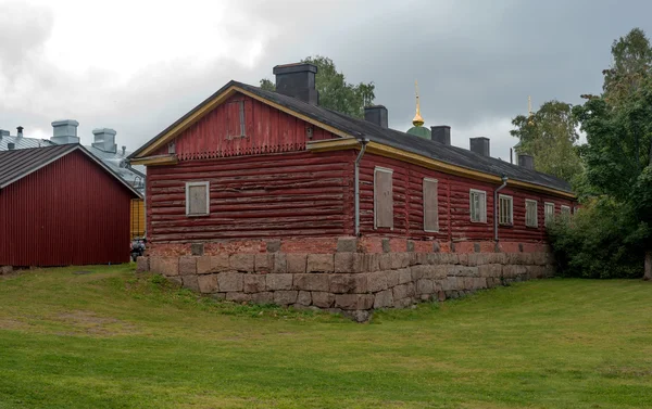 Altes Holzgebäude in der Festung von Lappeenranta. — Stockfoto