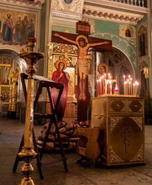 Kazan, Rusya - 10 Ocak 2021: Kremlin 'deki Annunciation Katedrali. İsa Mesih 'in çarmıha gerilmesi