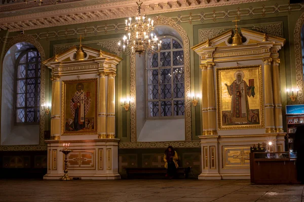 Kazan, Rusland - 10 januari 2021: Het interieur in de kathedraal van Annunciatie in het Kremlin. Iconen — Stockfoto