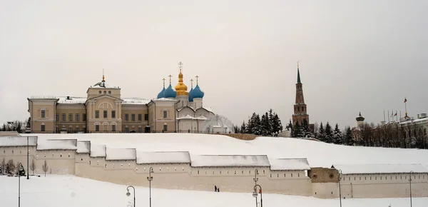 Панорамный Вид Казанского Кремля Облачный Зимний День Крепостные Стены Благовещенский — стоковое фото
