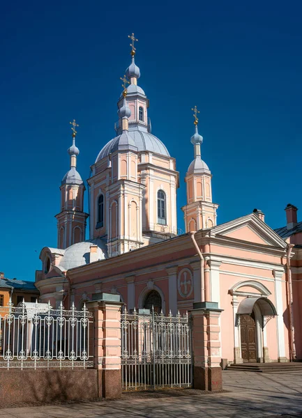 Catedral de San Andrés fue la última catedral barroca construida en San Petersburgo, Rusia —  Fotos de Stock