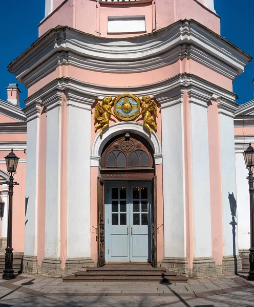 Die Andreaskathedrale war die letzte barocke Kathedrale, die in Sankt Petersburg erbaut wurde. Russland — Stockfoto