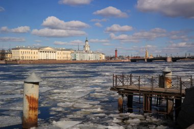 St. Petersburg, Drifting ice on the Neva