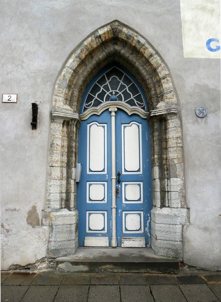 Outside the door of the old Tallinn — Stock Photo, Image