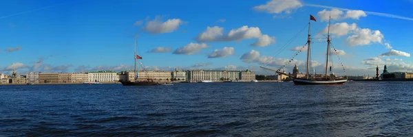 Petersburg. Panorama z Neva. — Zdjęcie stockowe