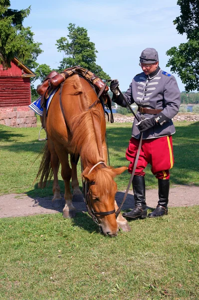 Lappeenranta, Finlandia - 28 de julio de 2011: Policía de patrulla montada Lappeenranta —  Fotos de Stock