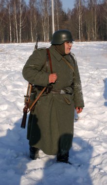 Gatchina, Rusya, 18 Şubat 2012: İkinci Dünya Savaşı savaş yeniden inşası