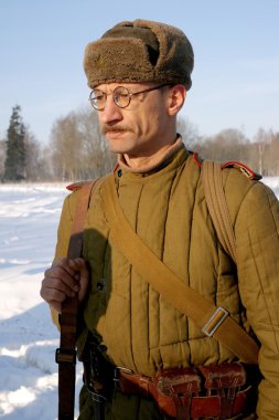 Gatchina, Rusya, 18 Şubat 2012: İkinci Dünya Savaşı savaş yeniden inşası