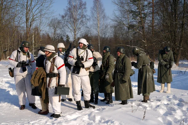 Gatchina, Rússia, 18 de fevereiro de 2012: Reconstrução da batalha da Segunda Guerra Mundial — Fotografia de Stock