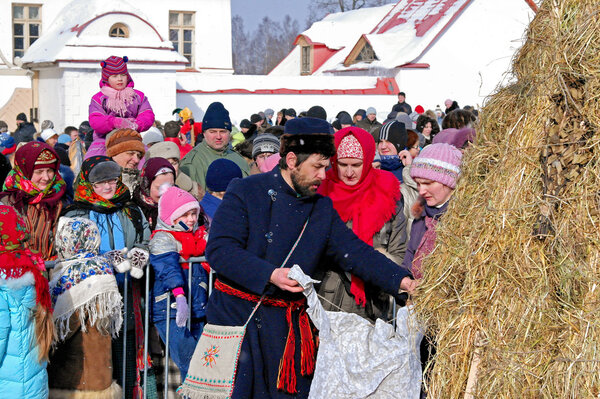 Гатчина, Ленинградская область, РОССИЯ - 5 марта 2011: Масленица - традиционный весенний праздник в России
.