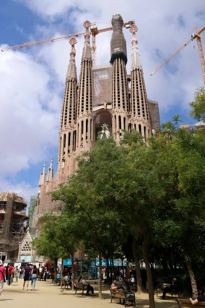 Barcelona, Spain - May 17, 2014: The Sagrada Familia, Antoni Gaudi's unfinished masterpiece. — Stockfoto