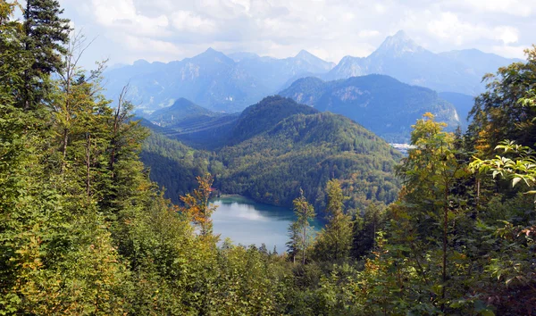 F - 00004. Lago de la Montaña, magnífica naturaleza de los Alpes, Europ — Foto de Stock