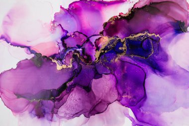 Soyut akışkan sanat. Tuvale alkol mürekkebi dökülmüş. Mavi, mor ve sarı.