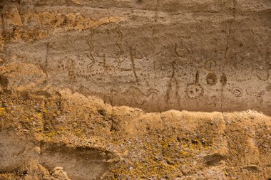 Petroglyph Point, Lav Yatakları NM 'de taşa oyulmuş yerli Modoc petroglifleri.