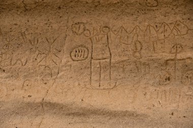 Petroglyph Point, Lav Yatakları NM 'de taşa oyulmuş yerli Modoc petroglifleri.