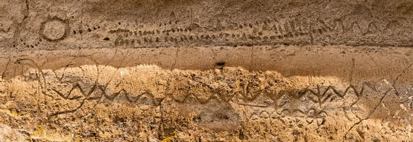 ネイティブ モドック ペトログリフ Lava Beds ペトログリフ ポイントで石に刻まれたペトログリフ — ストック写真