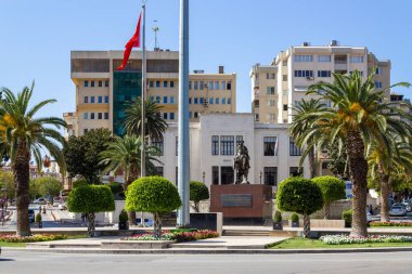 Antakya, Hatay / Türkiye - 08 Ekim 2020: Antakya şehir merkezi Cumhuriyet Meydanı manzarası