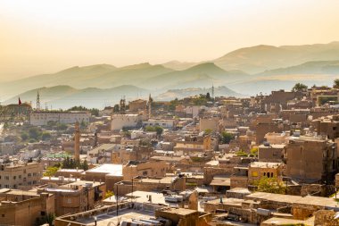 Eski Mardin şehri panoramik manzarası. Türkiye