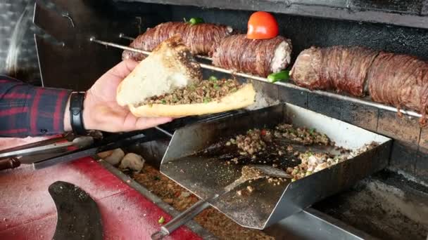 Traditional Local Turkish Street Food Kokorec — Stock Video