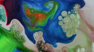 Çok renkli akrilik soyut akan boyalar izole edilmiş arkaplan