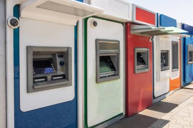 Renkli ATM para kartı makineleri