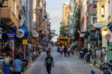 Kumkapi, Fatih, Lüksem- Türkiye - 30 Ağustos 2021: Kumkapi 'de bir sokak