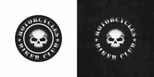 Bir kafatası, metin ve arkaplandaki grunge dokusuna sahip yıldızların siyah beyaz çizimleri. Baskı, etiket, etiket ve rozet için klasik tarzda bir illüstrasyon. Motosiklet kulübü sembolleri.