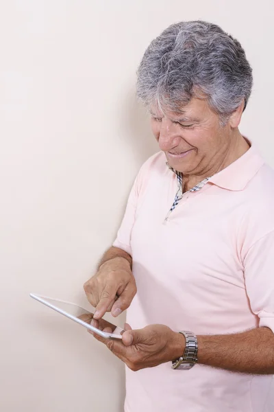 Digital tablet using by senior man — Stock Photo, Image