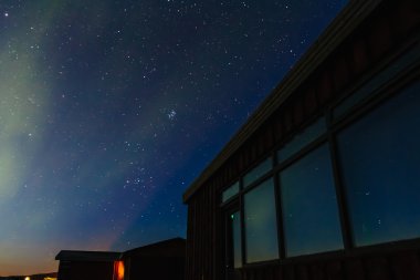 Güney İzlanda üzerinde Kutup ışıkları