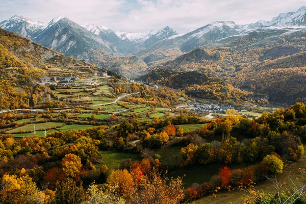 Villaggio di montagna — Foto Stock