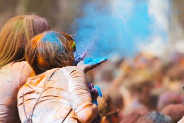 Holi festivali