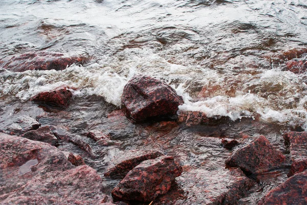 Kameny Vodě Moře Kameny Pláži — Stock fotografie