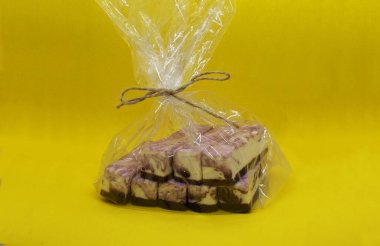 Çikolatalı makarna, lezzetli ve güzel bir tatlı..