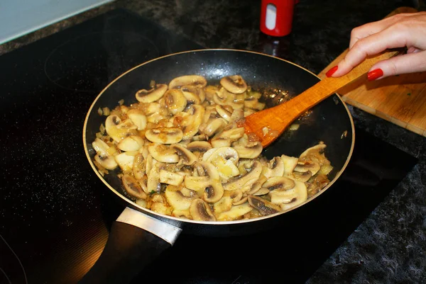 Gătit Ciuperci Porcini Mâncăruri Delicioase — Fotografie, imagine de stoc