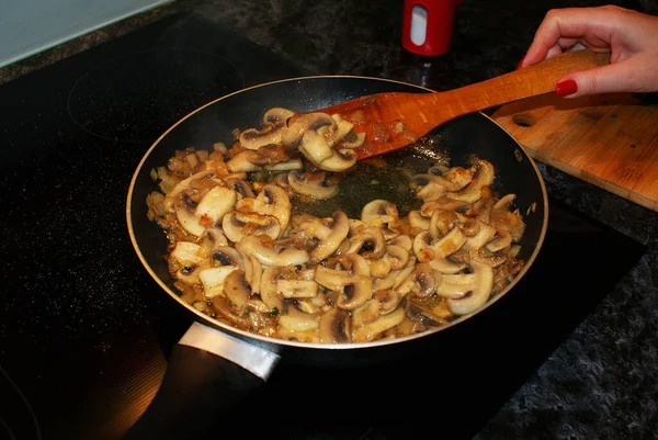 Gătit Ciuperci Porcini Mâncăruri Delicioase — Fotografie, imagine de stoc