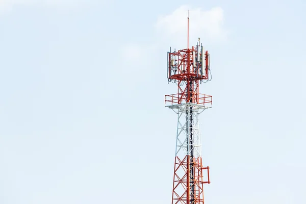 Torre do repetidor da antena — Fotografia de Stock