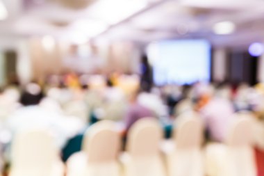 Seminer salondakilerin bulanık