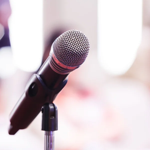 Microphone in conference room — Stock Photo, Image