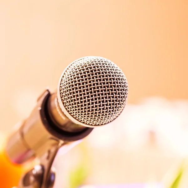 Microphone in meeting room — Stock Photo, Image