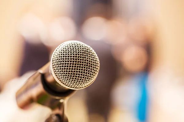 Microphone in meeting room — Stock Photo, Image