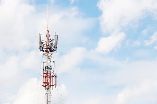 Torre ripetitore antenna — Foto Stock