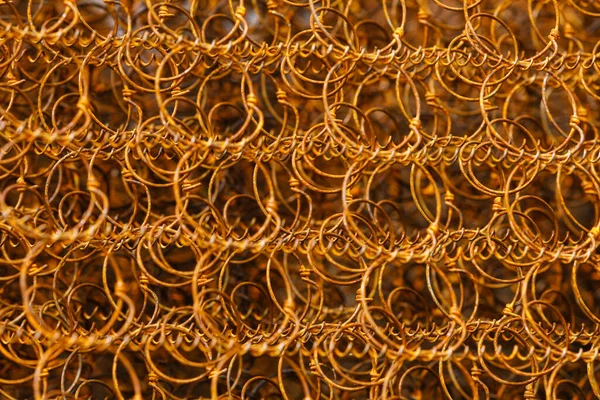 Nahaufnahme Alte Und Rostige Bett Spiralfeder Orangefarbene Farbe Rostige Metallstahlfederung — Stockfoto