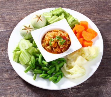 Baharatlı karides sos daldırma