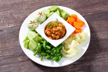 Baharatlı karides sos daldırma